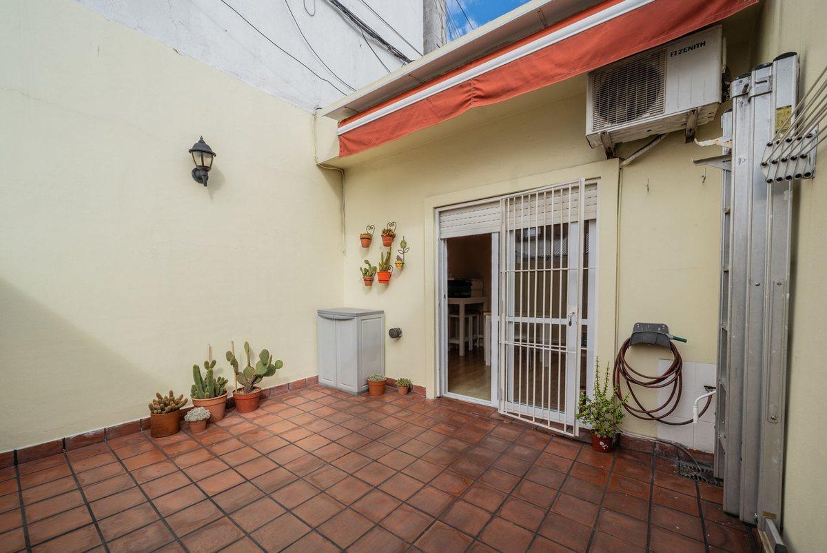 Foto de Venta Parque Chacabuco PH 4 Ambientes Reciclado, imagen 2