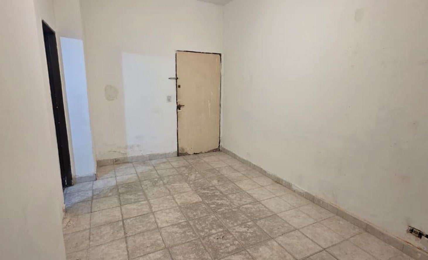 Foto de DEPARTAMENTO 2 AMBIENTES CON PATIO EN CABA, imagen 3