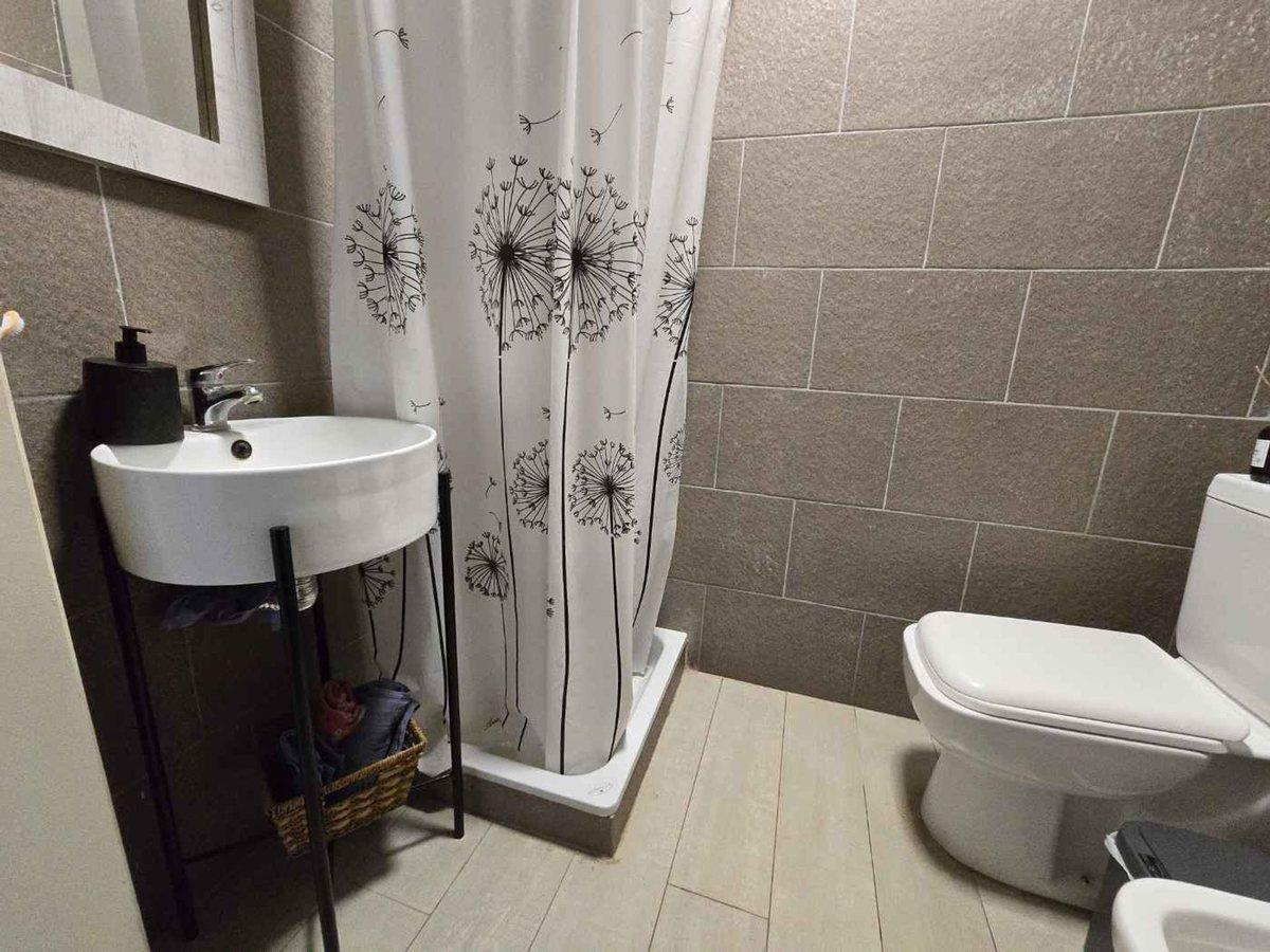 Foto de HERMOSO DUPLEX DE 4 AMB. CON COCHERA Y PARQUE, imagen 4