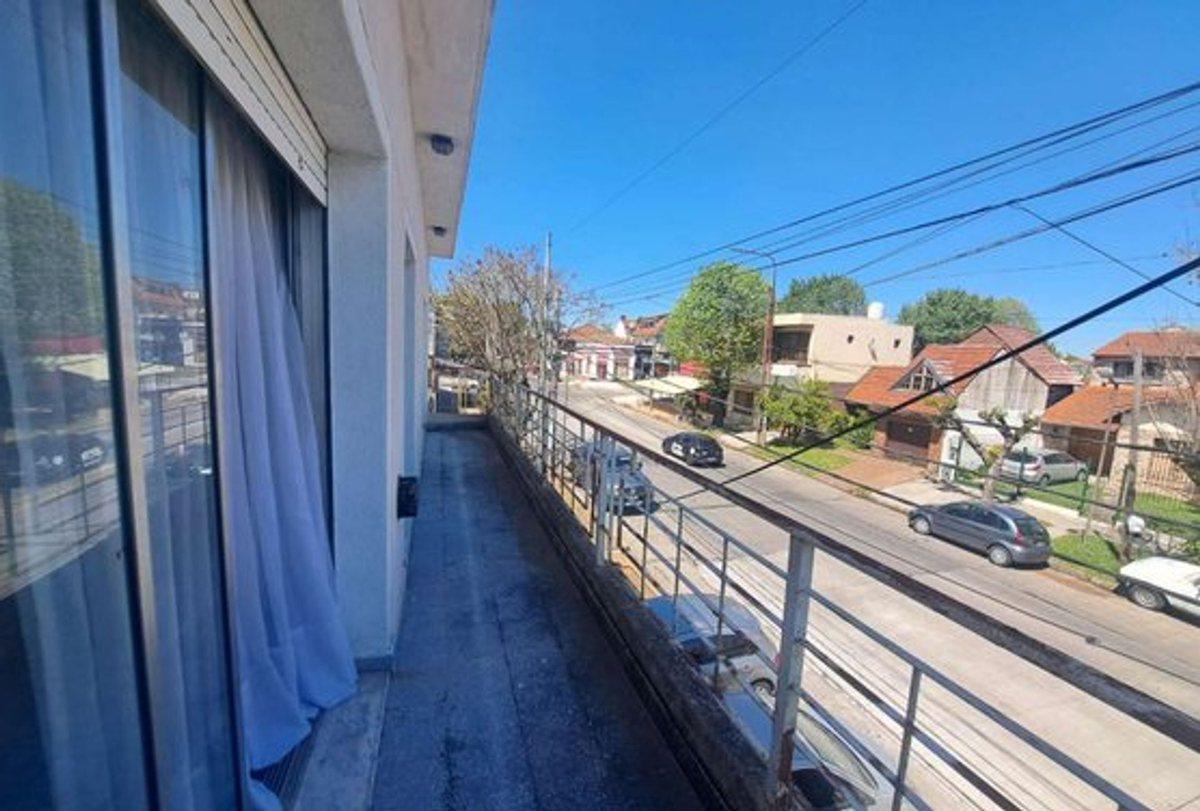 Foto de VENTA CASA QUILMES 3 AMB. C/LOCALES EN BLOCK, imagen 3