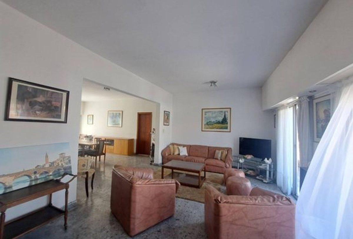 Foto de VENTA CASA QUILMES 3 AMB. C/LOCALES EN BLOCK, imagen 4