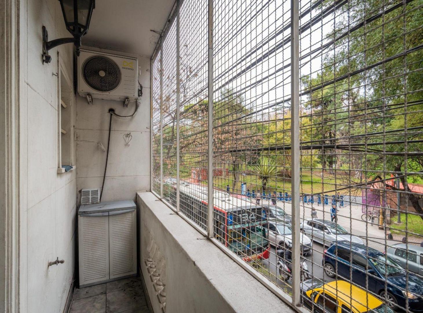 Foto de Venta PH 3amb. 2 baños frente al Parque Chacabuco., imagen 3