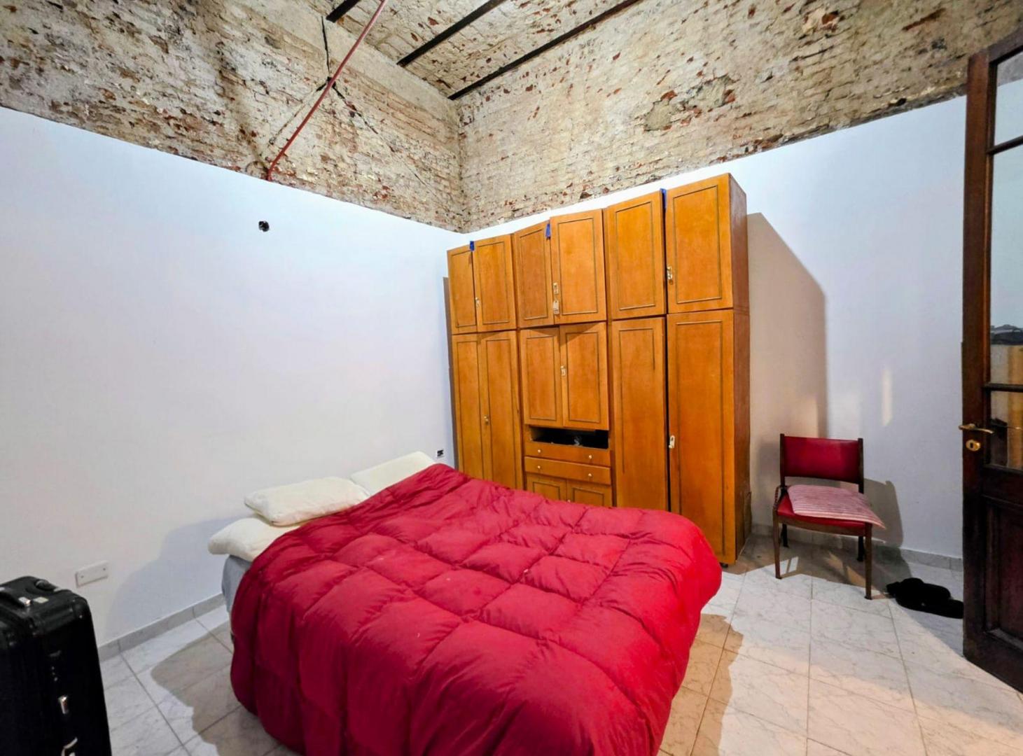 Foto de Venta Casa con local y coch. en lote prop. Pompeya, imagen 5
