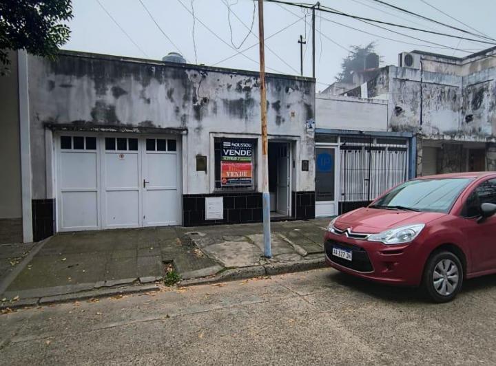 Casa en  venta calle Schachtel casi Colombo 1