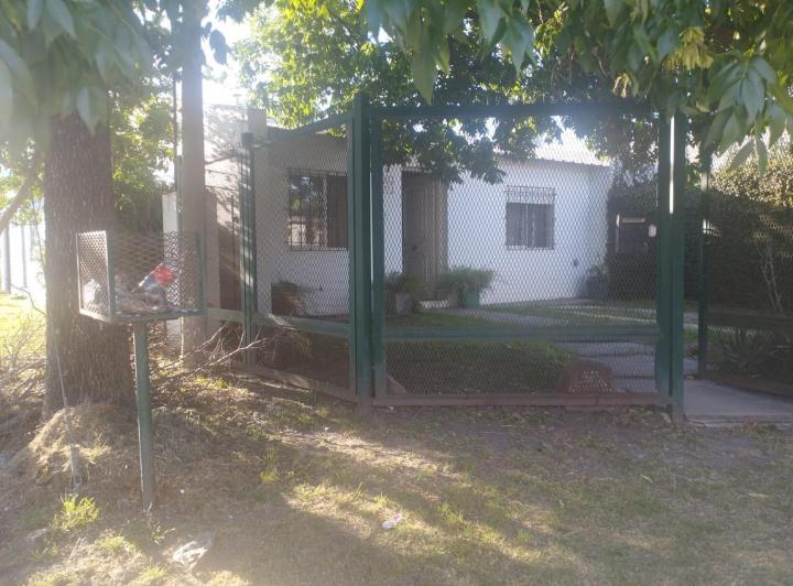 Casa en  venta Magnasco esquina Jauretche 2
