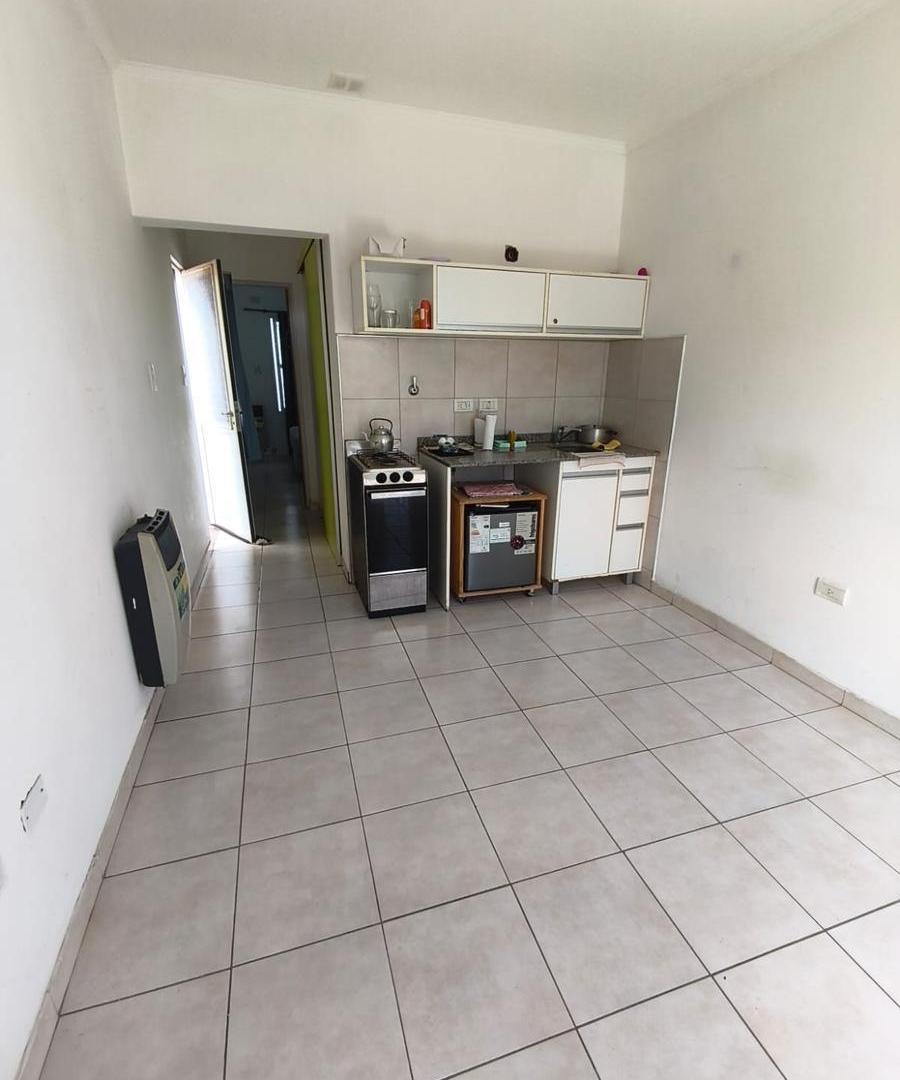 Departamento an alquiler sobre calle Colombo casi Rosario