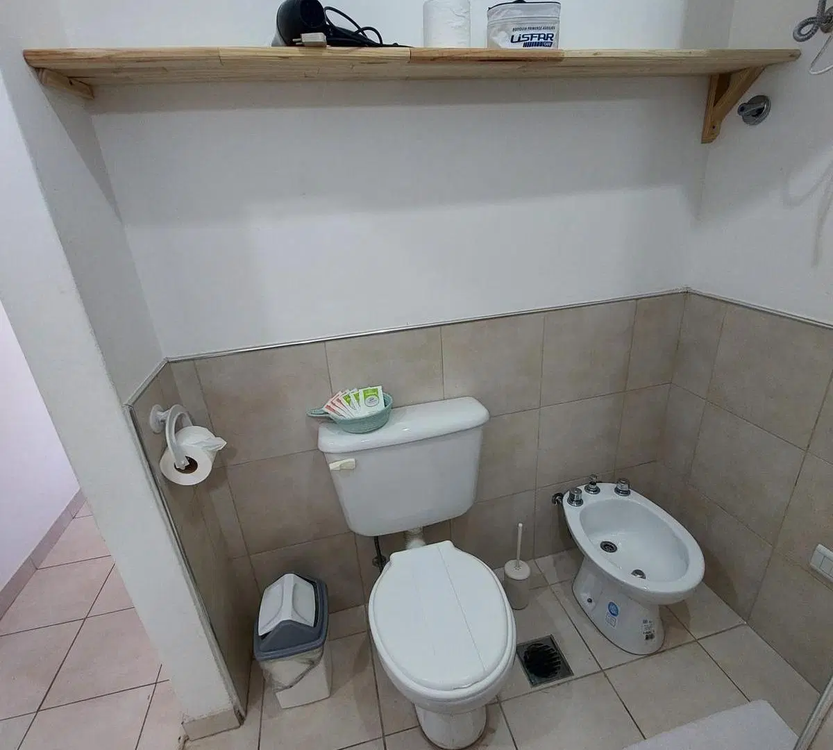 Departamento an alquiler sobre calle Colombo casi Rosario 4