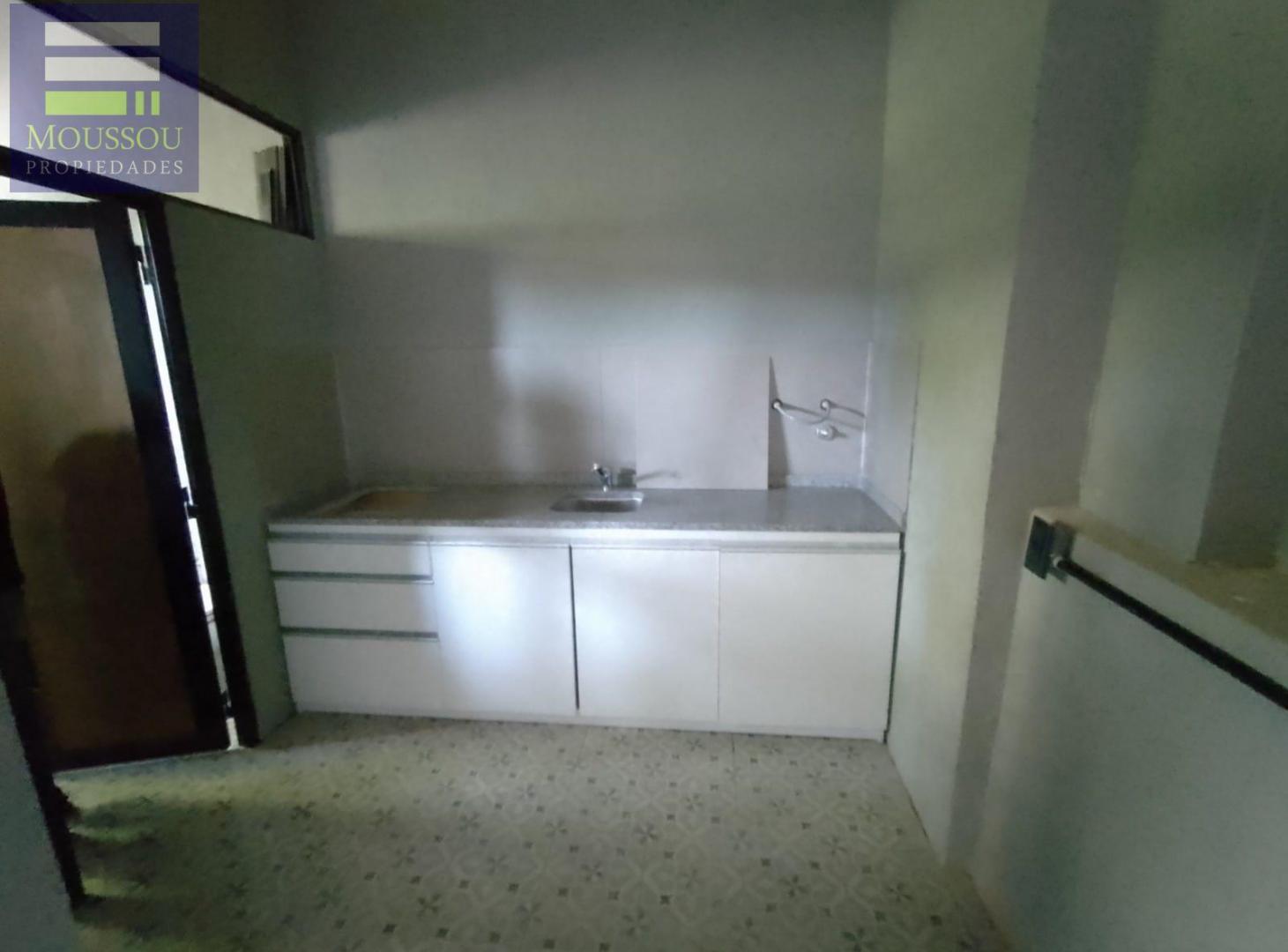 Foto de Departamento en venta en calle Av. Del valle entre Casero y Alem, imagen 2
