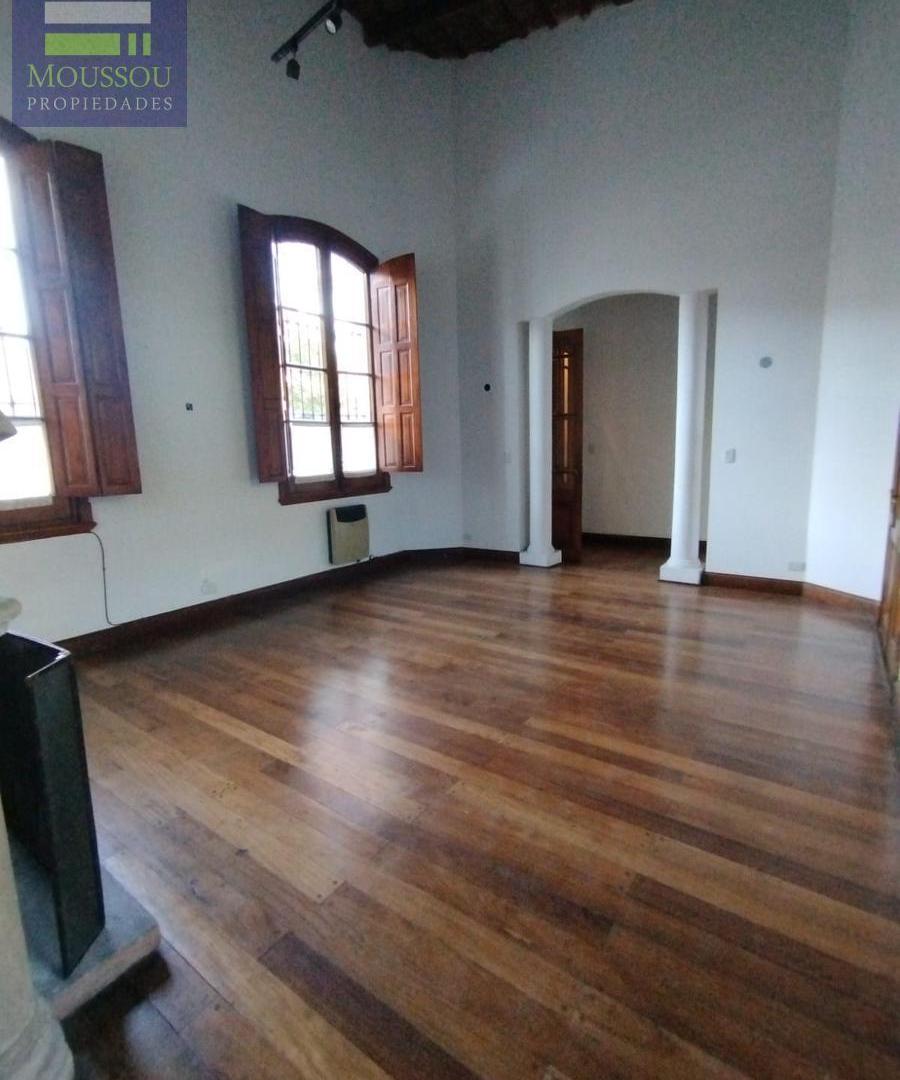 Foto de Casa en alquiler en la esquina de Andrade y Maipu, imagen 1