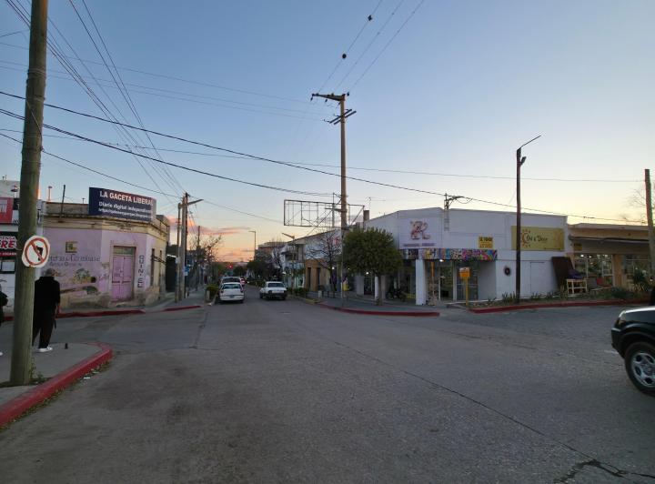 Gran esquina Comercial en VENTA 1