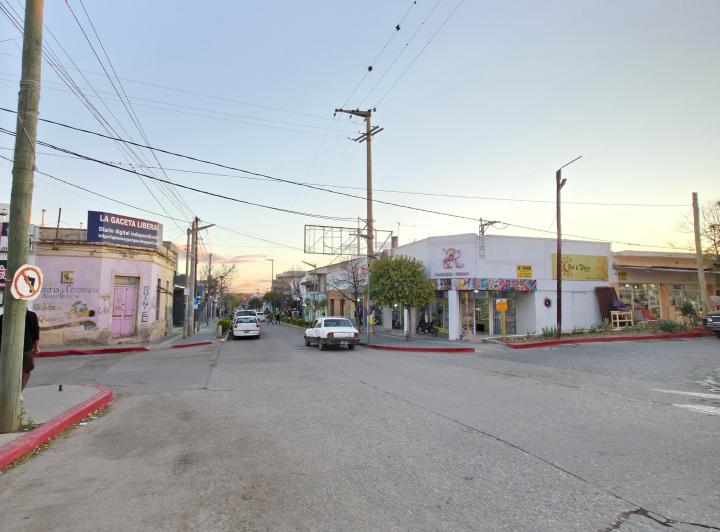 Gran esquina Comercial en VENTA 2