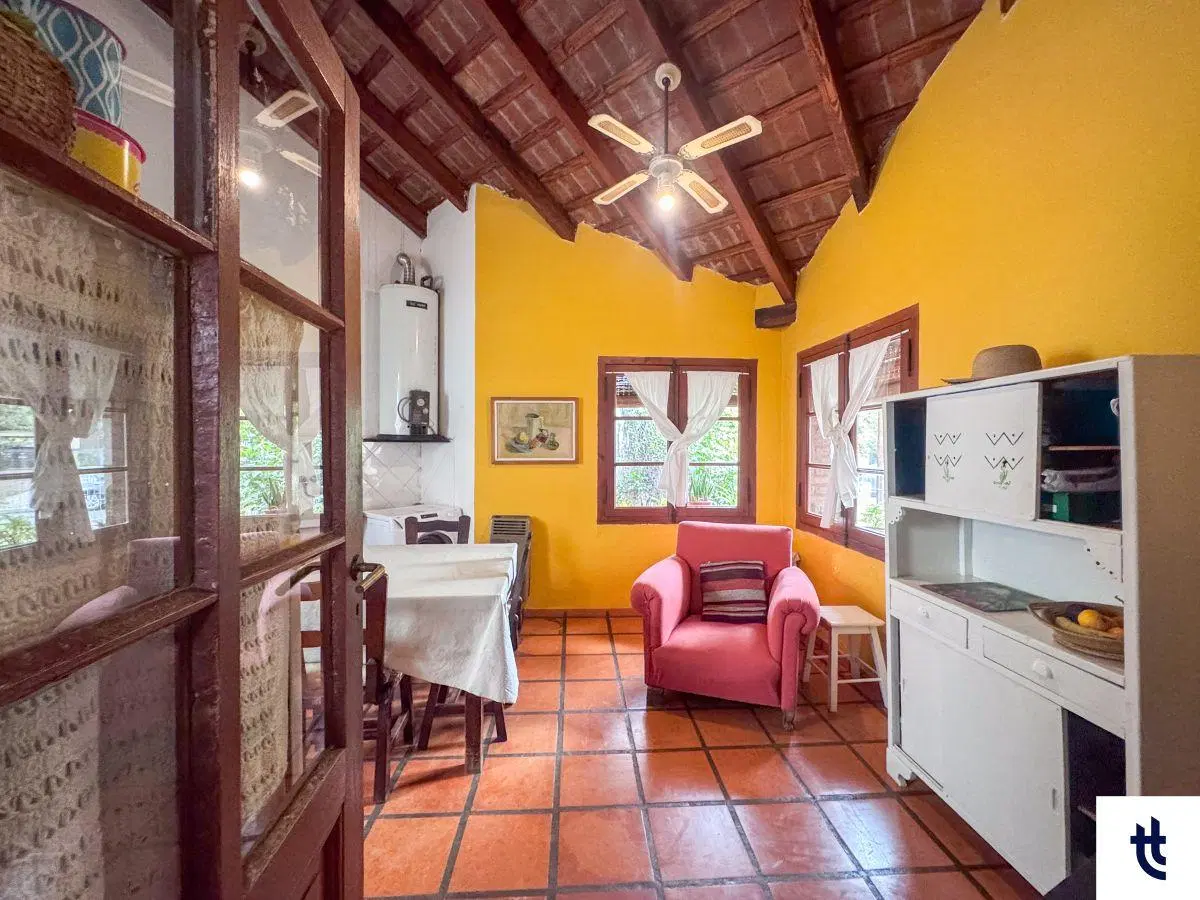 Casa en venta con gran terreno en B Arguello (IDEAL FAMILIAS O DESARROLLO INMOBILIARIO) 4