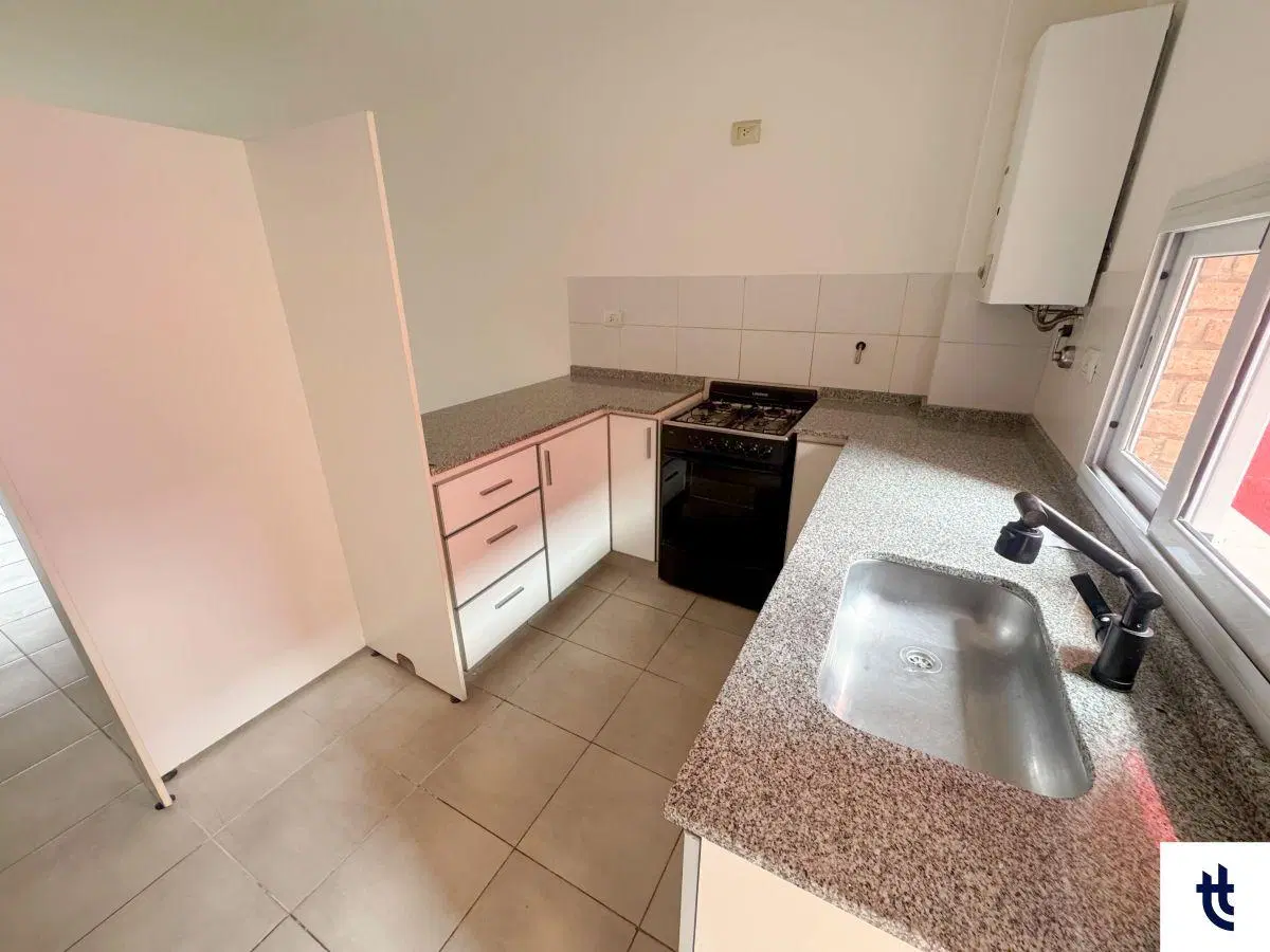 Departamento de 2 dormitorios en venta (Planta baja con Patio interno propio) en B Providencia 5