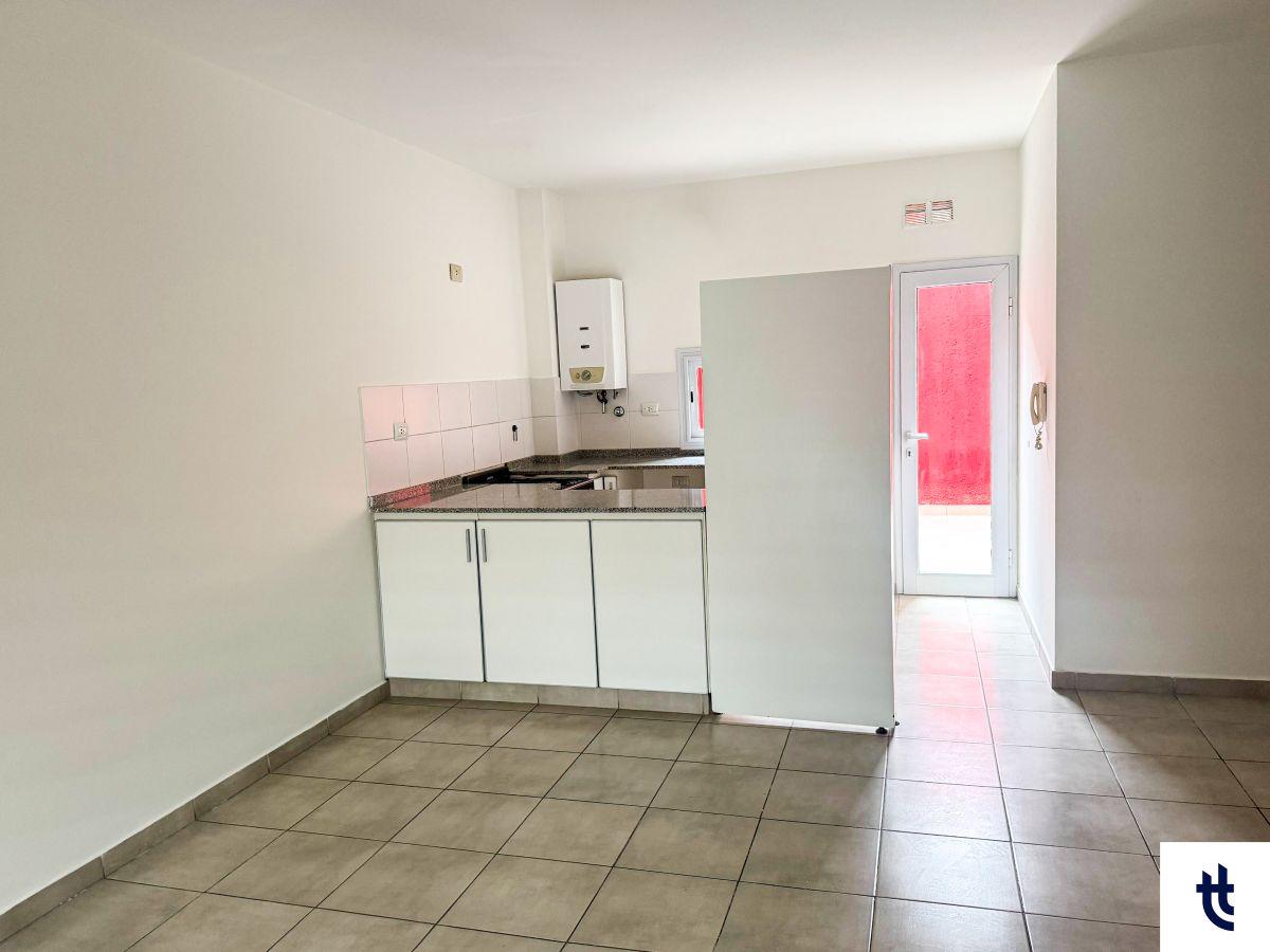 Foto de Departamento de 2 dormitorios en venta (Planta baja con Patio interno, imagen 2