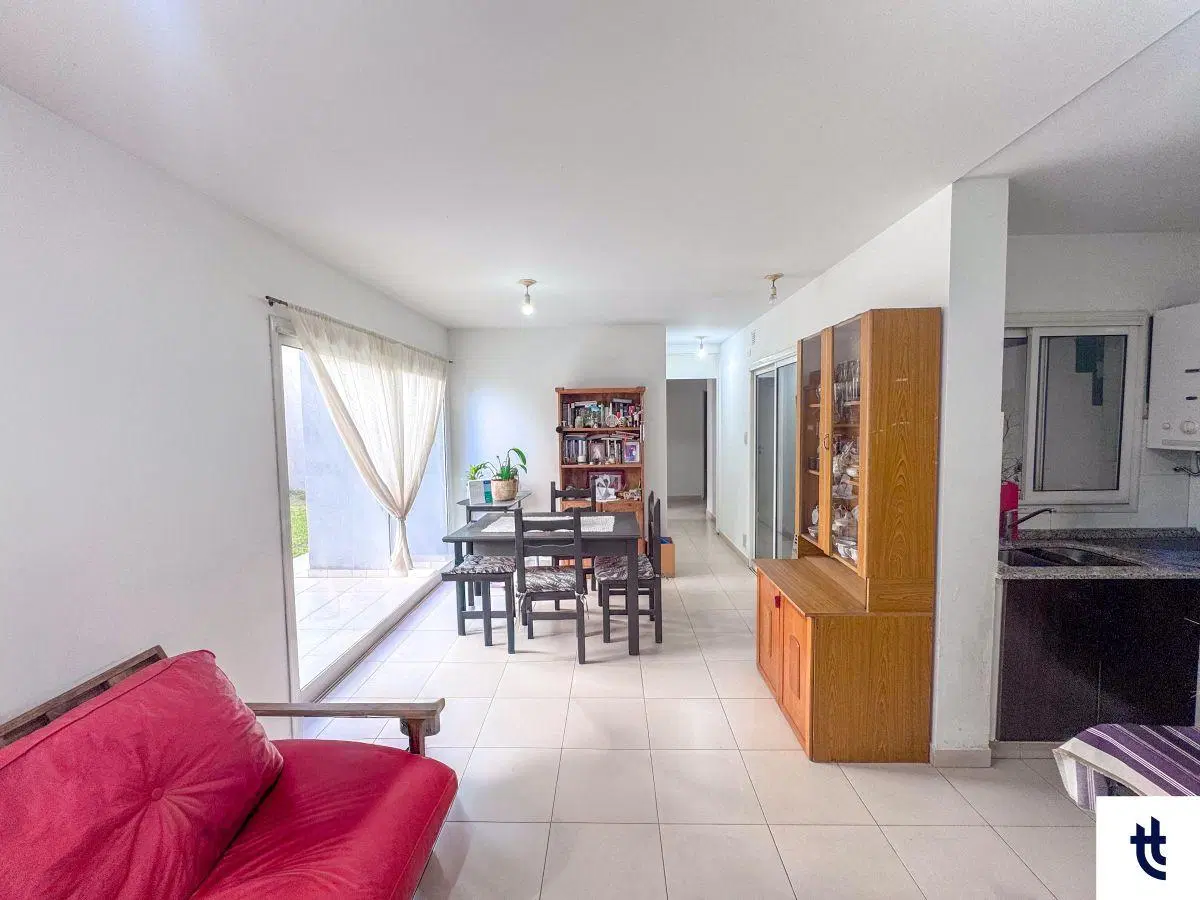 Departamento en venta de 2 dormitorios en PB (gran extensión de patio propio) en Barrio Alta Córdoba 5