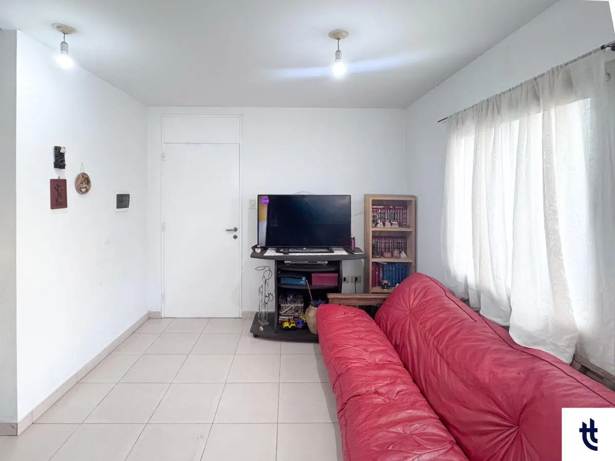 Departamento en venta de 2 dormitorios en PB (gran extensión de patio propio) en Barrio Alta Córdoba 1