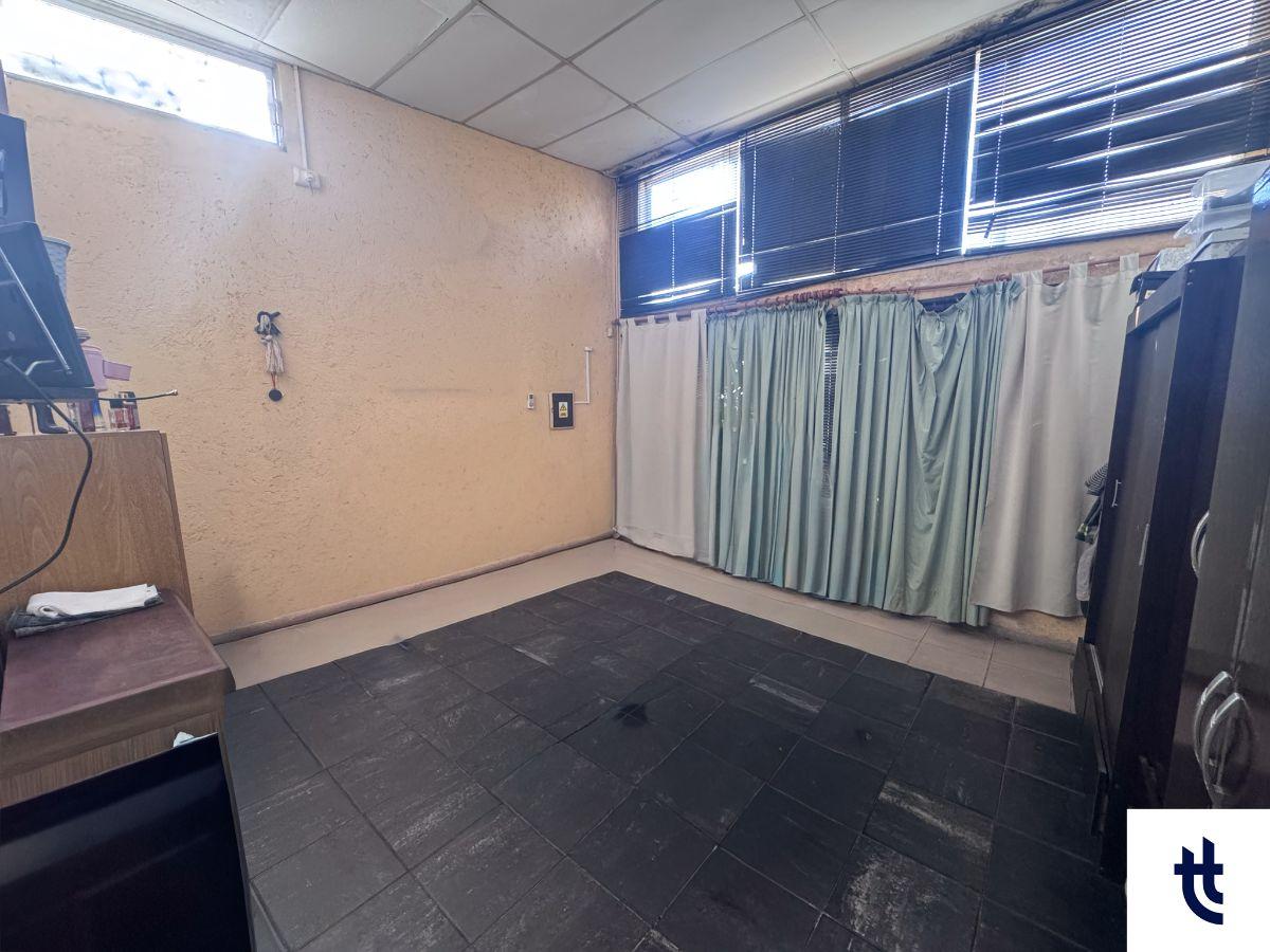 Foto de LOCAL COMERCIAL ESQUINA CON DEPÓSITO Y OFICINAS | 710 m² T y 519 m² Cub, imagen 5