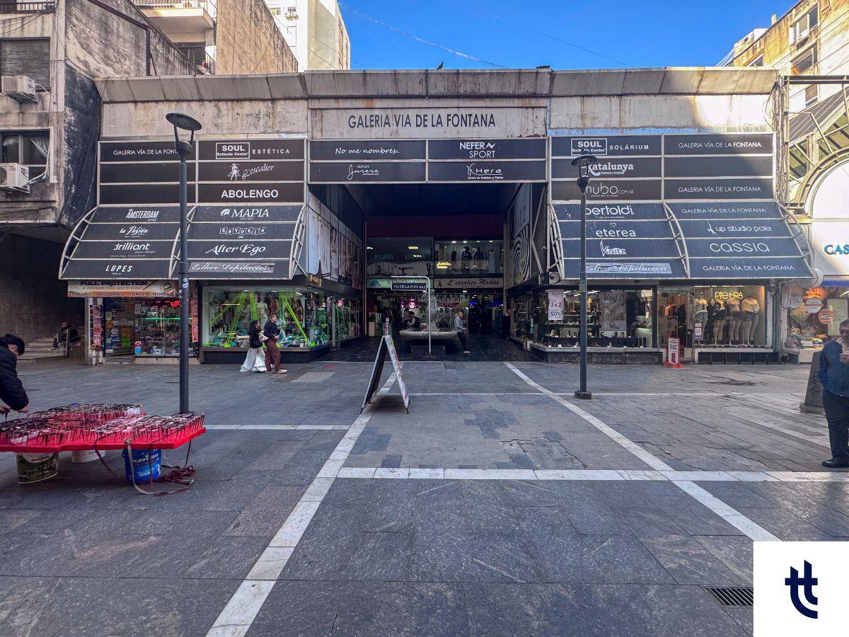 Foto de Local Comercial de 239 m² Propios en Galería Vía de la Fontana | Centro, imagen 3