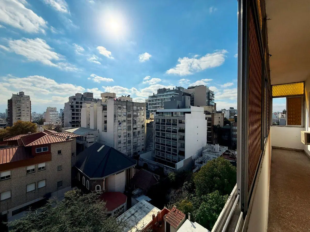 Venta de departamento 4 ambientes con balcón corrido, terraza propia, quincho y parrilla 5