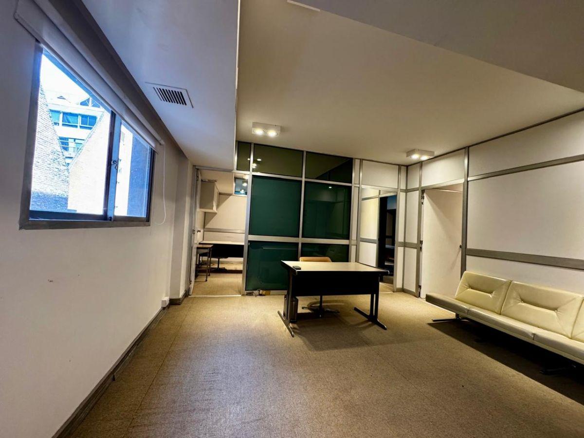 Foto de EXCELENTE OFICINA COMERCIAL DE 120 m² EN ALQUILER EN SAN NICOLAS, imagen 1
