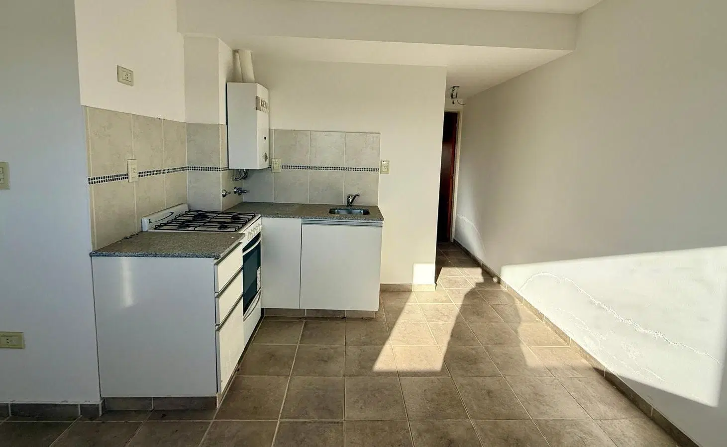 Departamento de 1 dormitorio con balcón en Echesortu 4