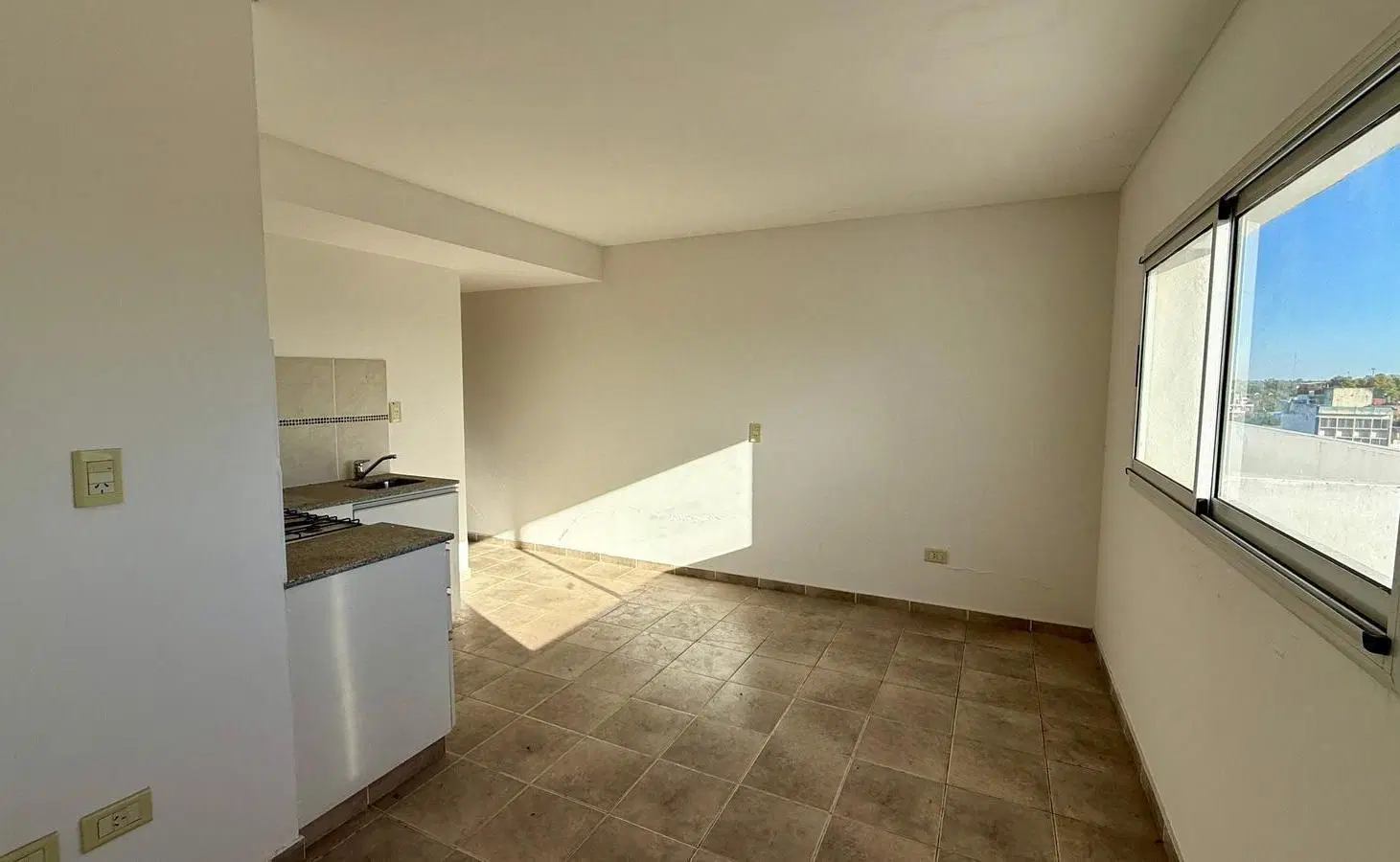 Departamento de 1 dormitorio con balcón en Echesortu 3