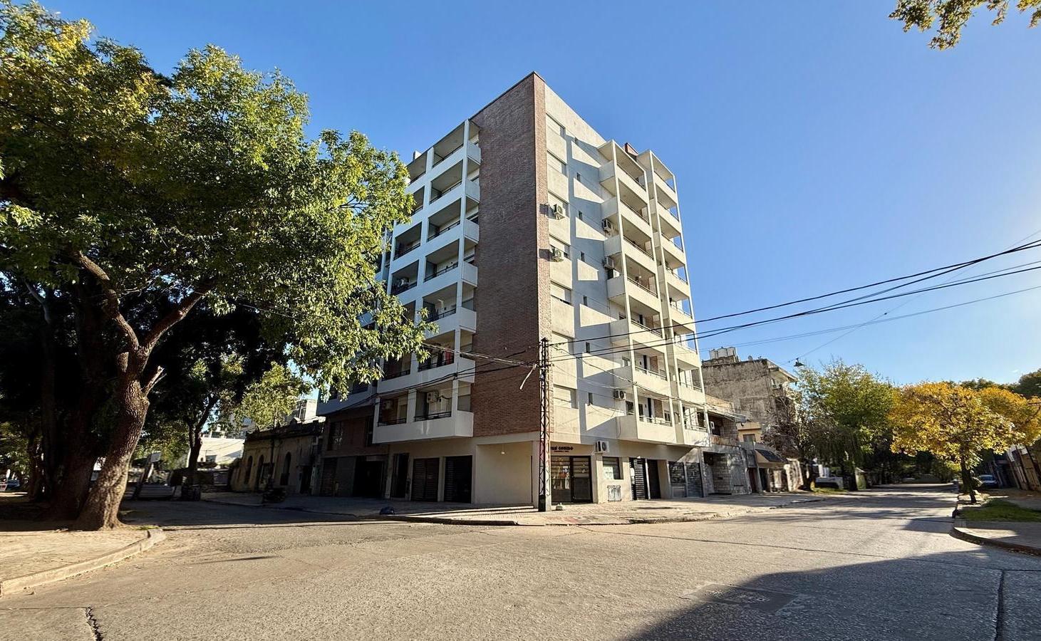 Departamento de 1 dormitorio con balcón en Echesortu