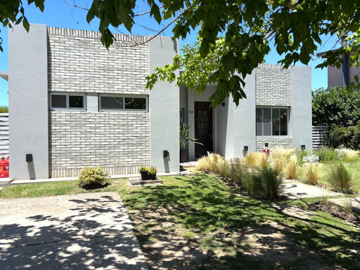 Foto de Venta casa al lago · 3 dormitorios · Pileta y parrilla · Cantón Islas, imagen 2