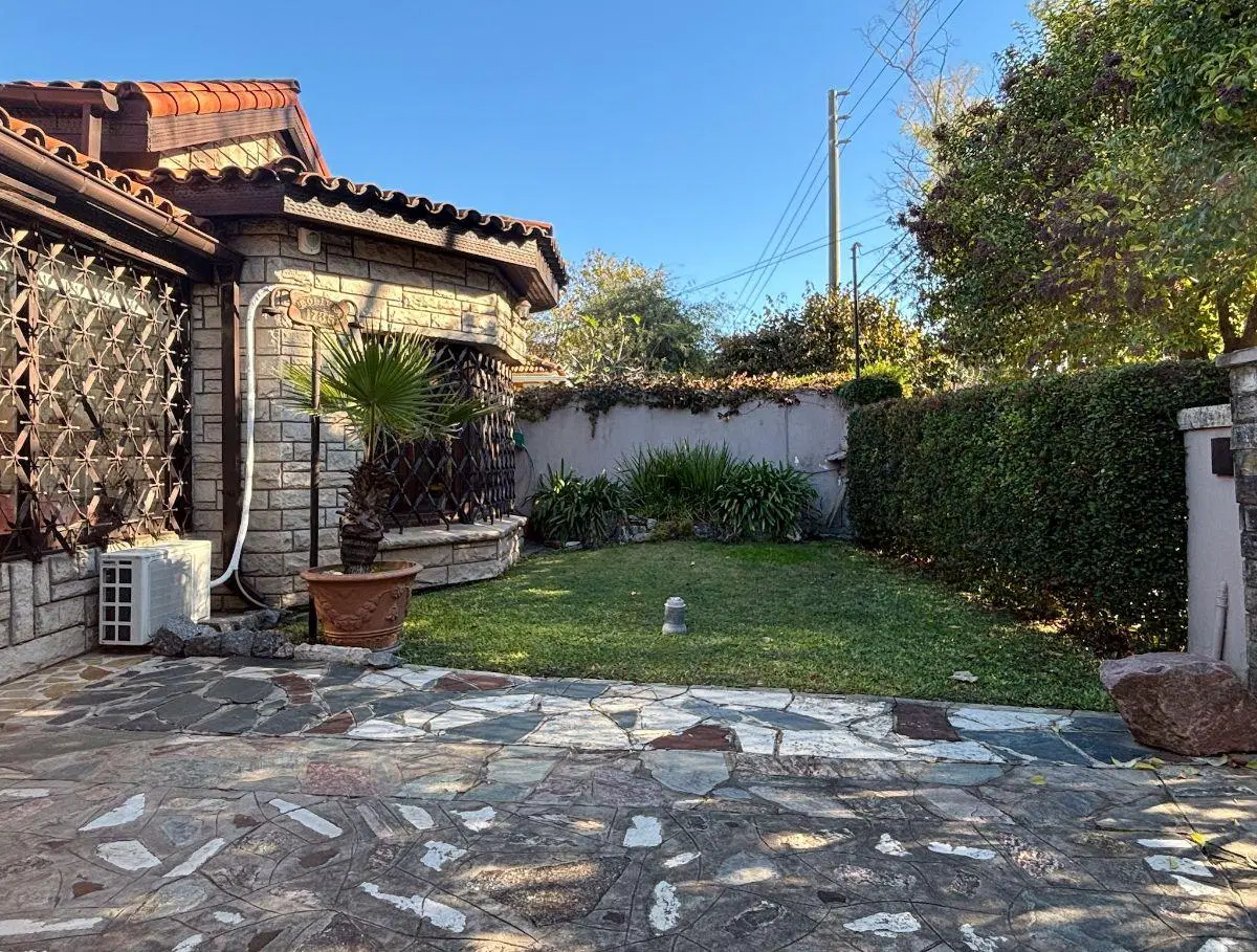 Venta · Casa · 3 dormitorios · Una planta · Jardin · Pileta · Don Torcuato 4