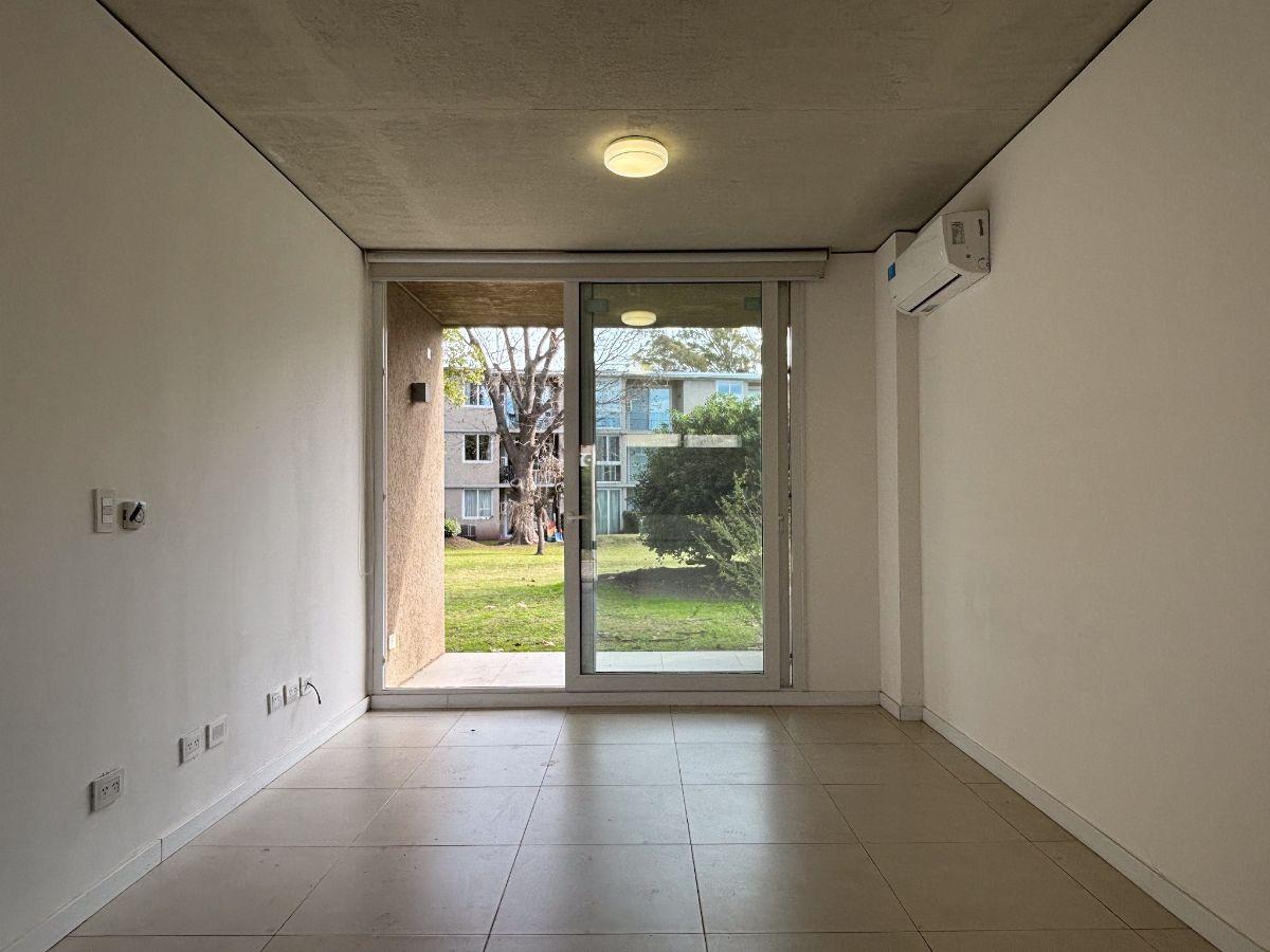 Foto de Venta monoambiente con cochera · Barrio La Nazarena · Pilar, imagen 2