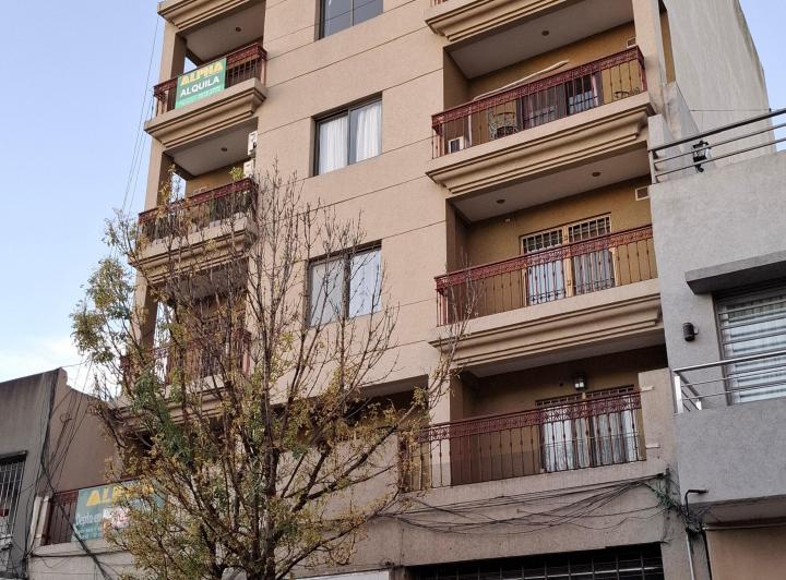 Departamento de 6 ambientes en alquiler | Berazategui  1