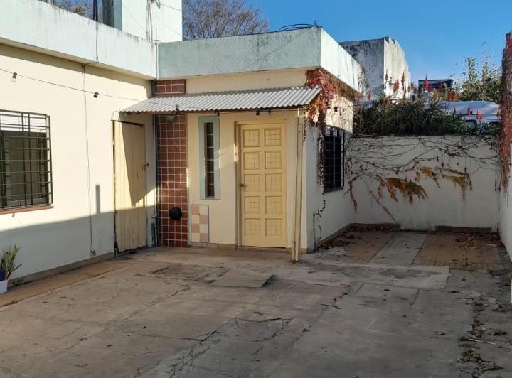 Casa atrás (en PH) de 4 ambientes en venta | Berazategui 1