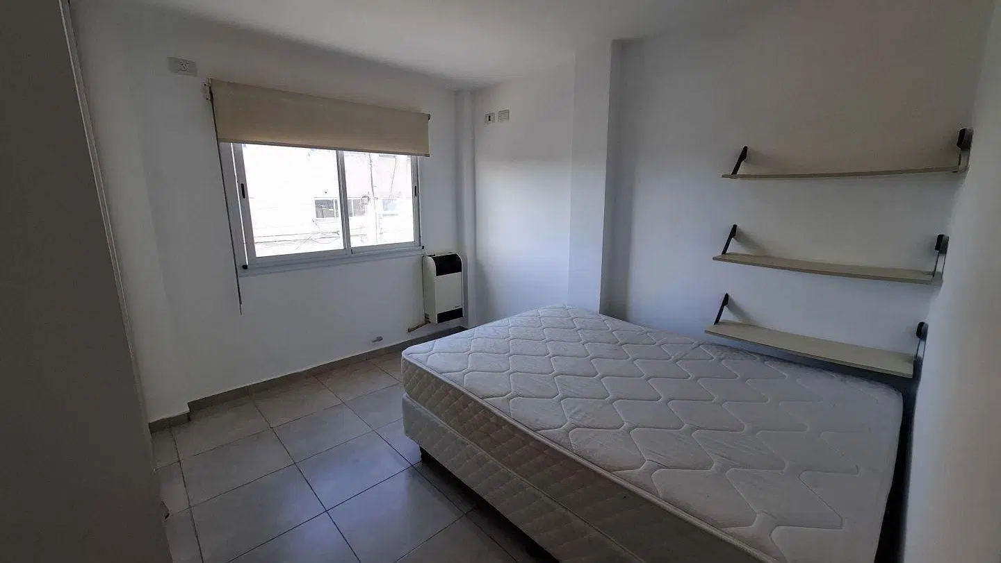 Depto. de 2 amb. con cochera en alquiler | Berazategui 4