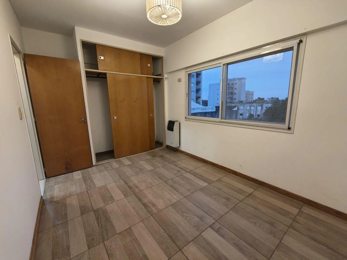 Depto. de 3 amb. con cochera en venta | Berazategui Centro 5