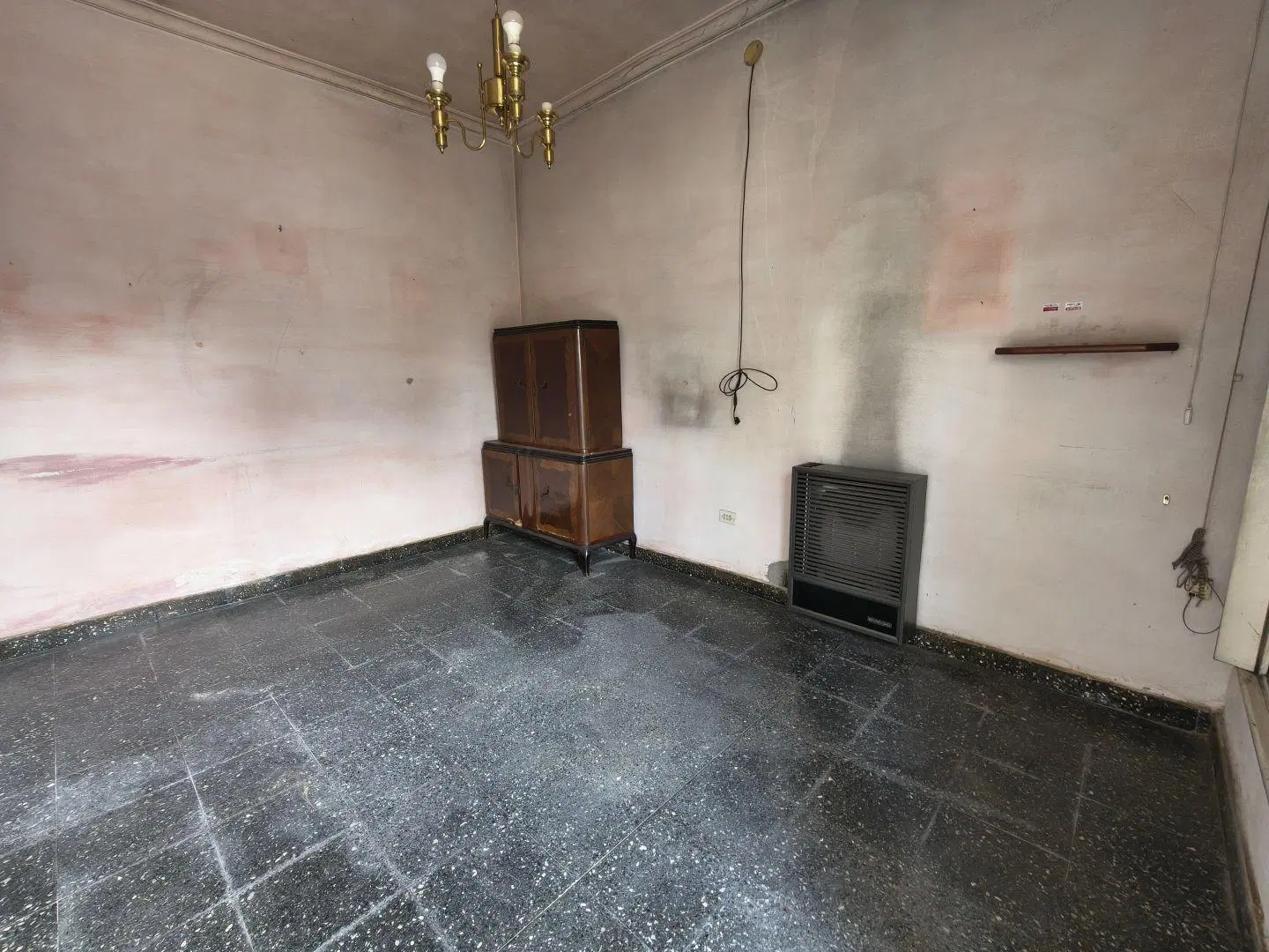 NUEVO VALOR! | Casa de 3 amb. con entrada p/ auto en venta | Quilmes 4