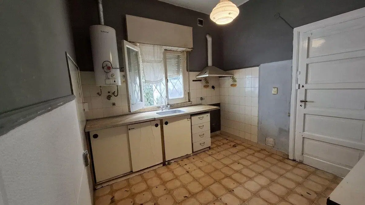 Casa de 2 amb. con garaje y patio en alquiler | Berazategui 4