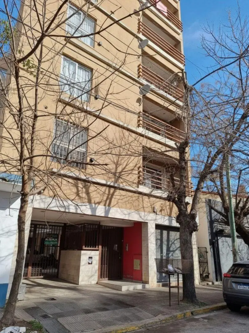 Depto. de 2 amb. en alquiler | Berazategui Centro 4