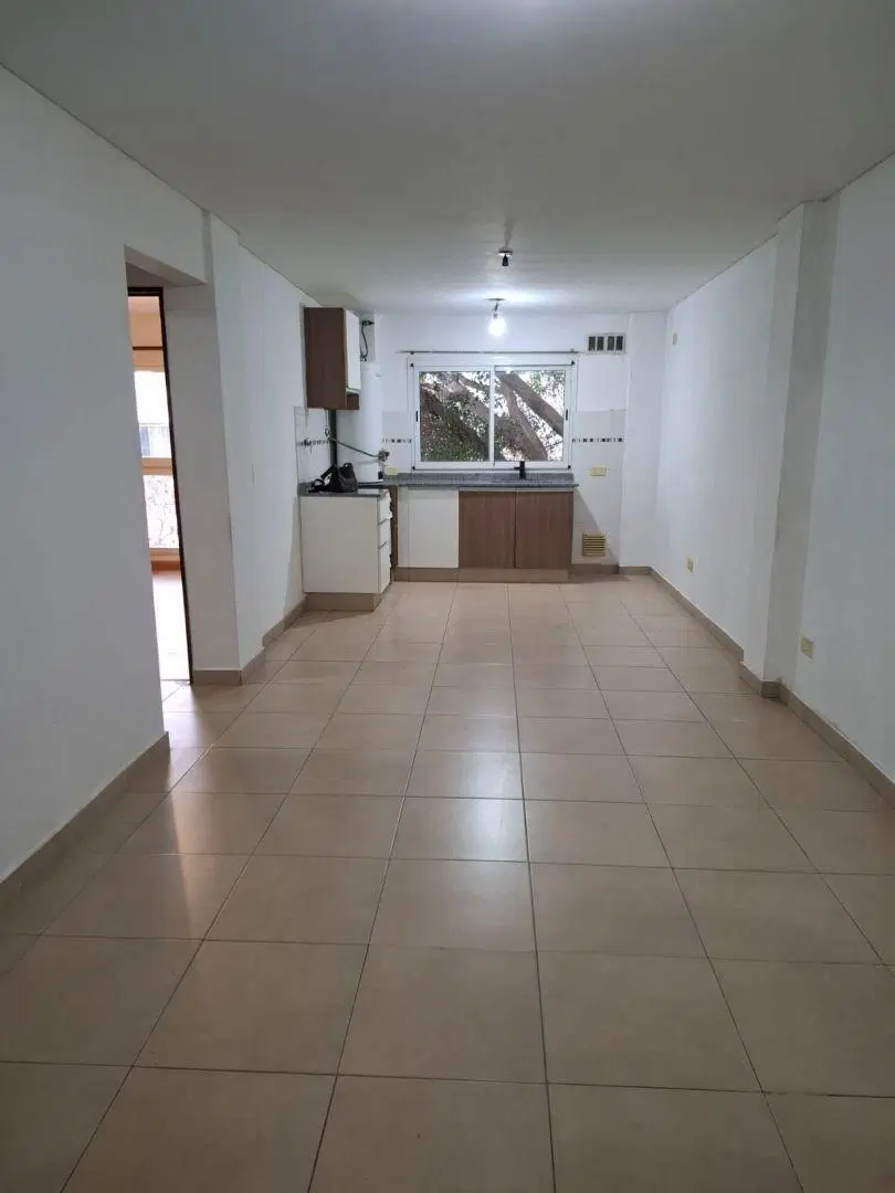 Depto. de 2 amb. en alquiler | Berazategui Centro 5