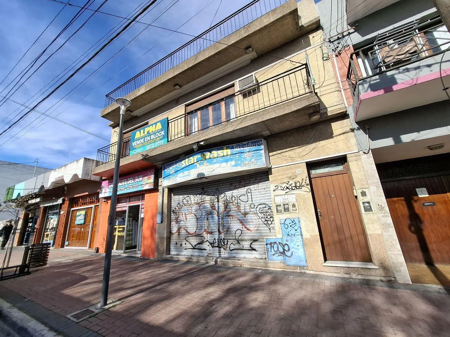 VENTA EN BLOCK - Casa de 3 ambientes con 2 locales | Berazategui 5