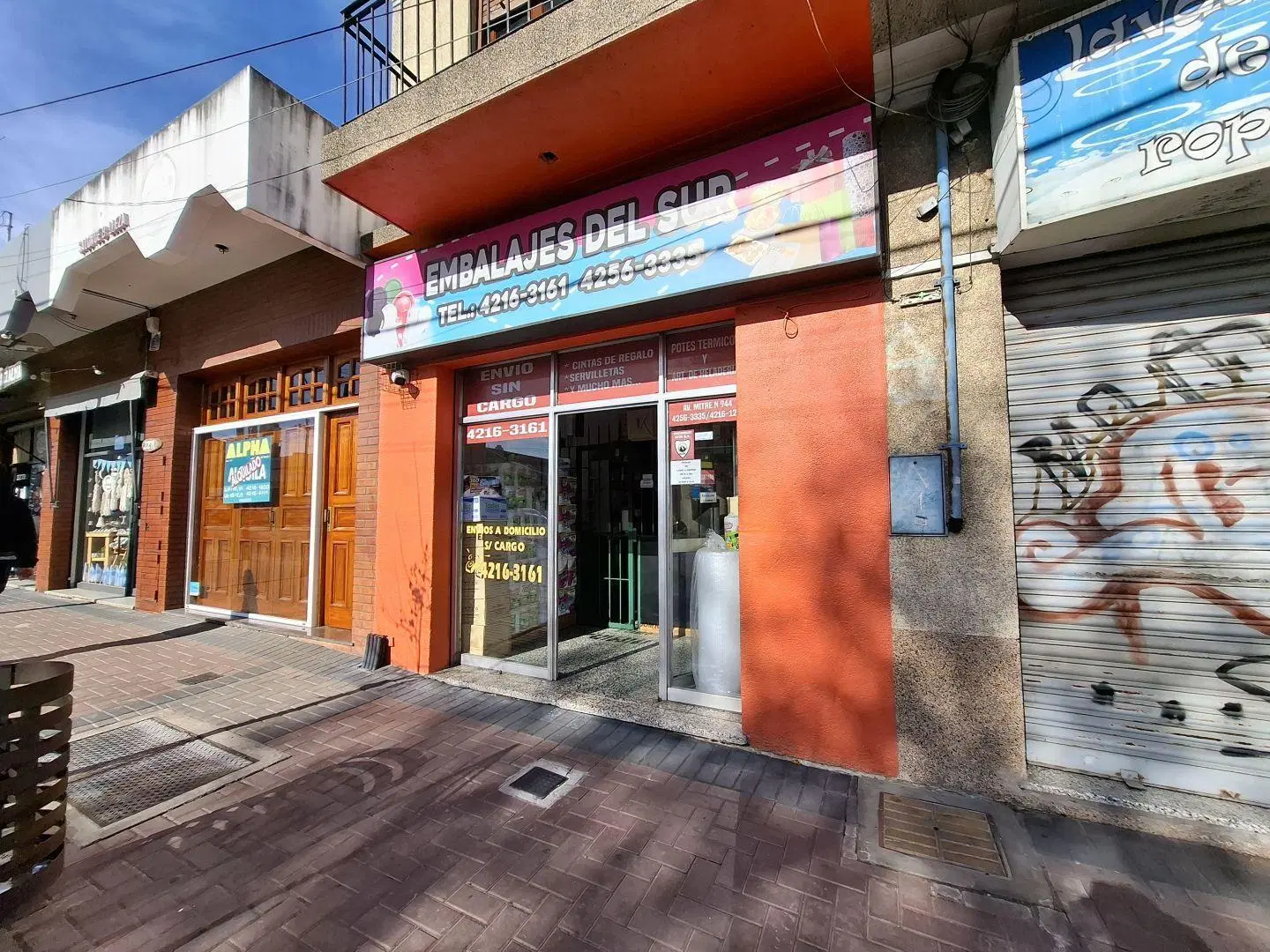 VENTA EN BLOCK - Casa de 3 ambientes con 2 locales | Berazategui 2