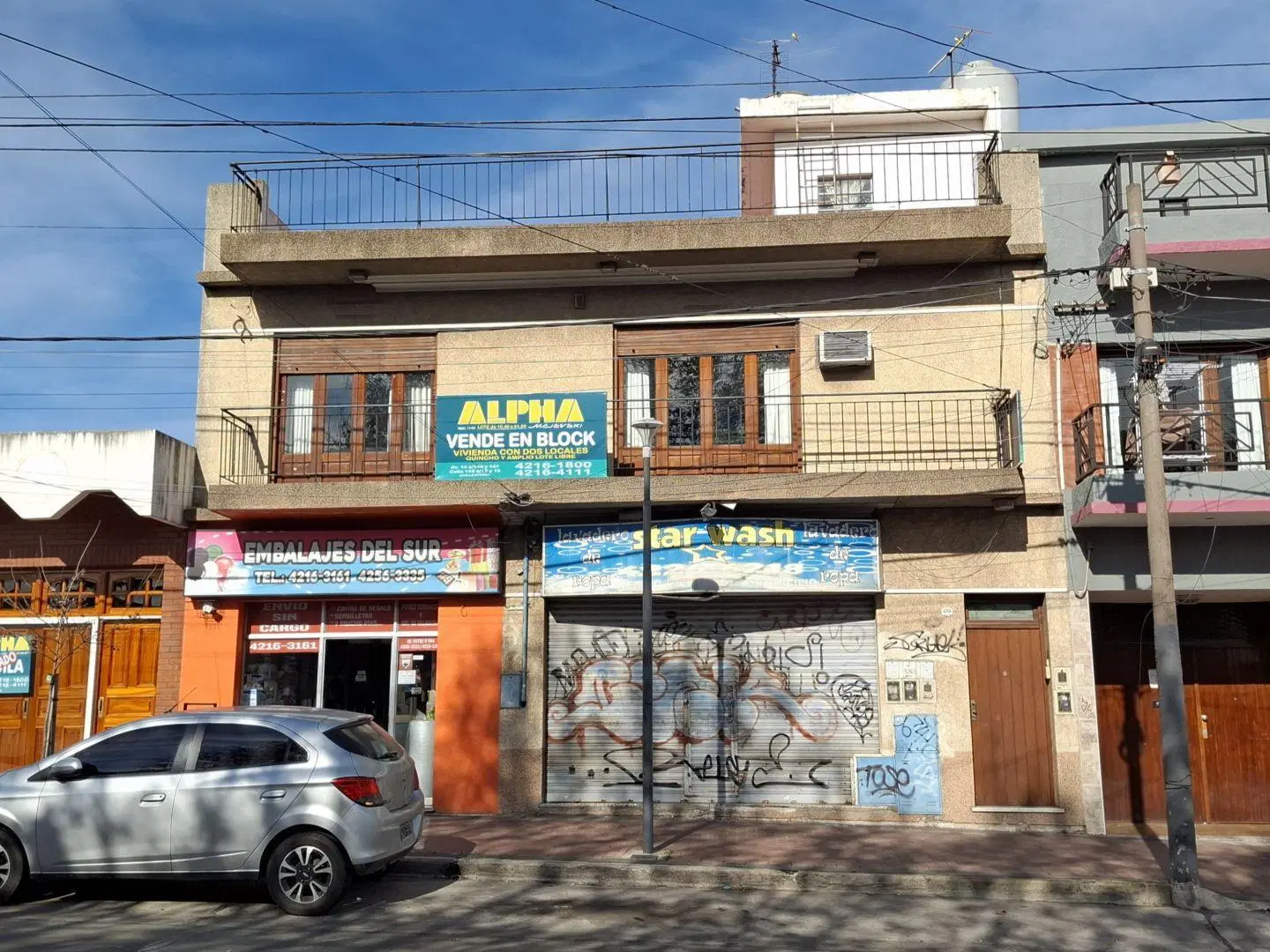 VENTA EN BLOCK - Casa de 3 ambientes con 2 locales | Berazategui 1