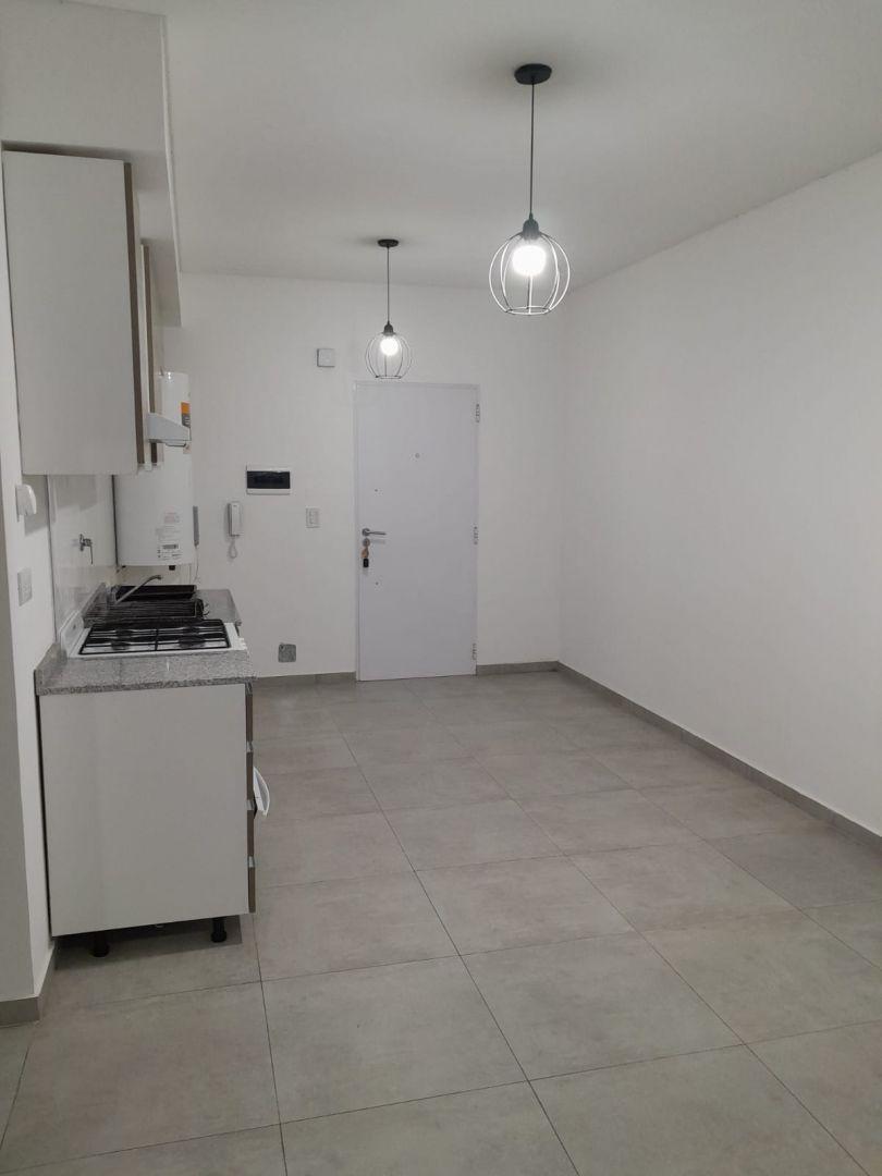Foto de Depto. de 3 amb. con cochera en alquiler | Berazategui Centro, imagen 4