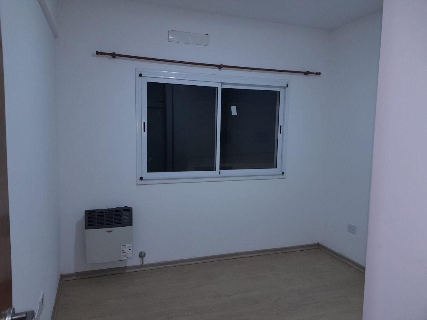 Foto de Depto. de 3 amb. con cochera en alquiler | Berazategui Centro, imagen 2