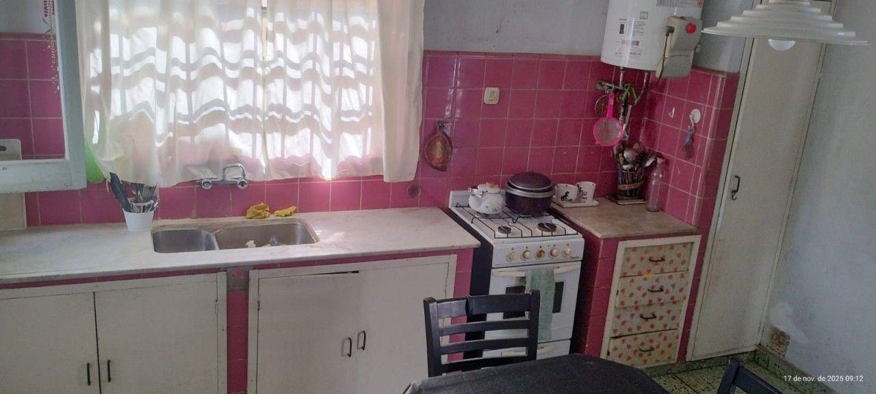 Foto de Casa de 4 ambientes con lote libre y entrada p/ auto en alquiler |, imagen 5