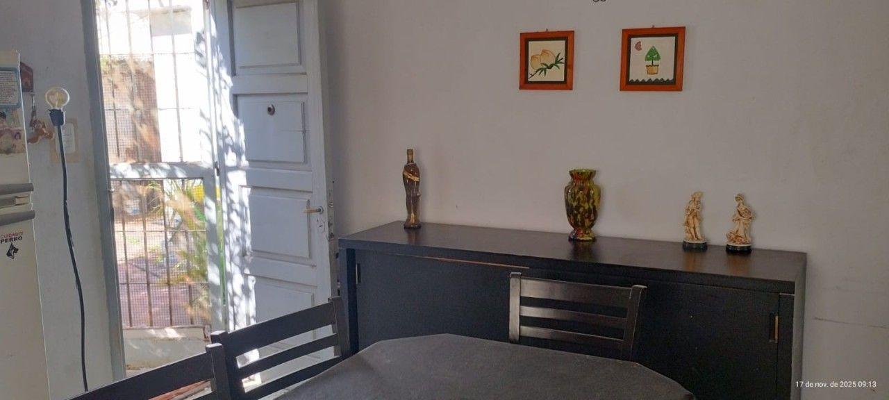 Foto de Casa de 4 ambientes con lote libre y entrada p/ auto en alquiler |, imagen 2