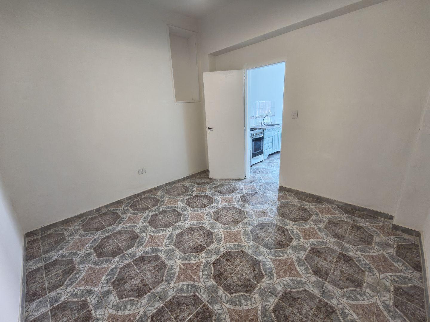 Foto de Departamento de 2 ambientes en alquiler | Berazategui, imagen 5