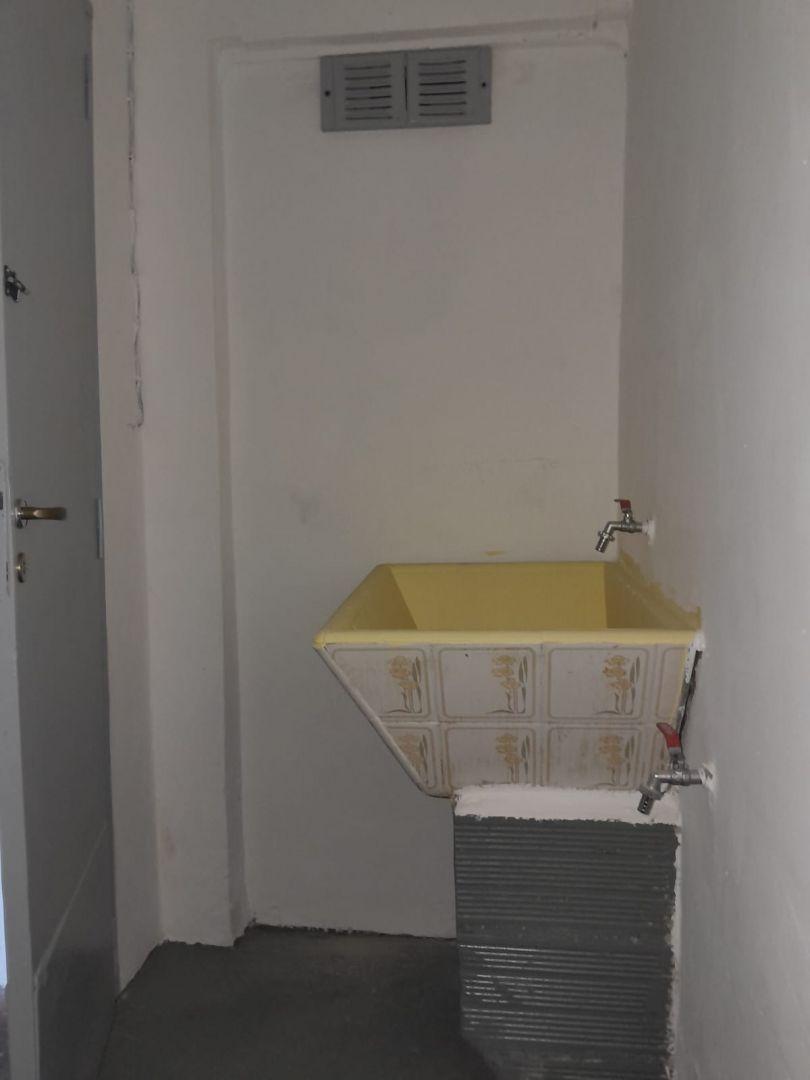 Foto de Local de 4 x 8 mts. en alquiler | Berazategui, imagen 4