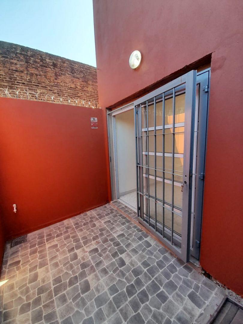 Foto de Dúplex de 3 ambientes con estacionamiento y patio | Berazategui, imagen 5