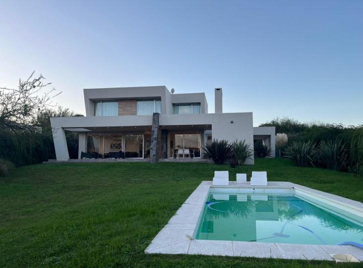 Venta casa tres dormitorios la Serena country Mendiolaza 3