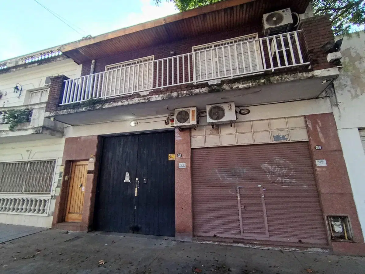 Piso Único de 4 Ambientes con Patio y Terraza. 1